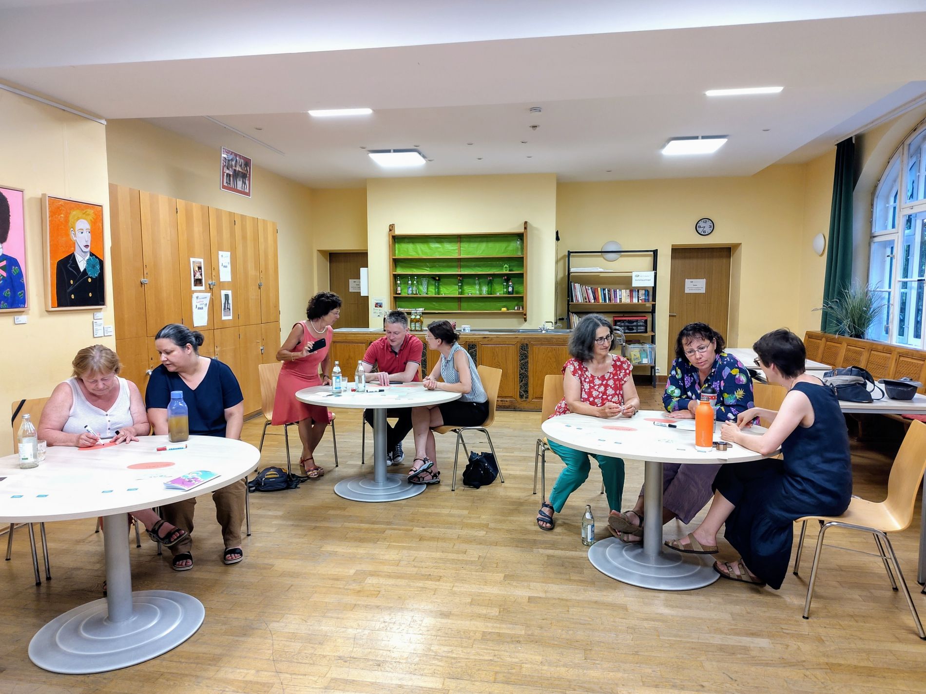 Die Teilnehmenden des Workshops erarbeiten eigene Erkenntnisse